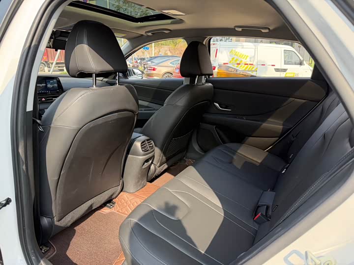 Фото 7 - Hyundai Elantra N line