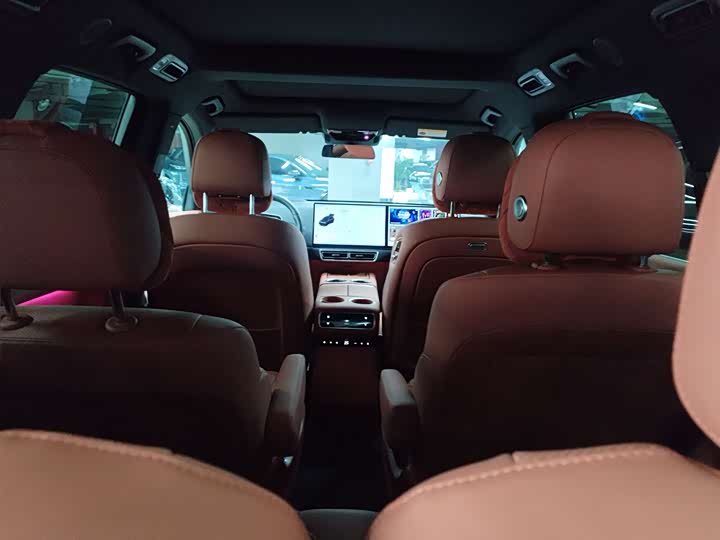 Фото 8 - LiXiang L8