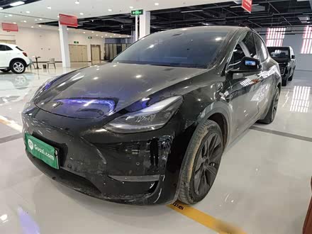 Фото 1 - Tesla Model Y