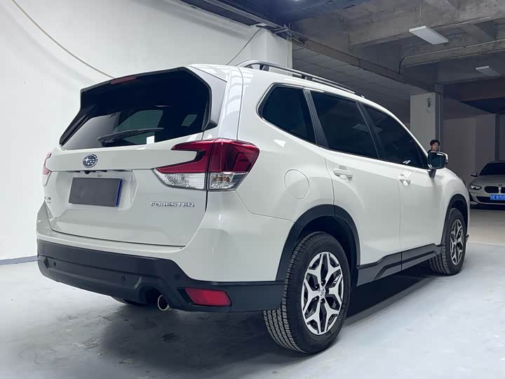 Фото 4 - Subaru Forester