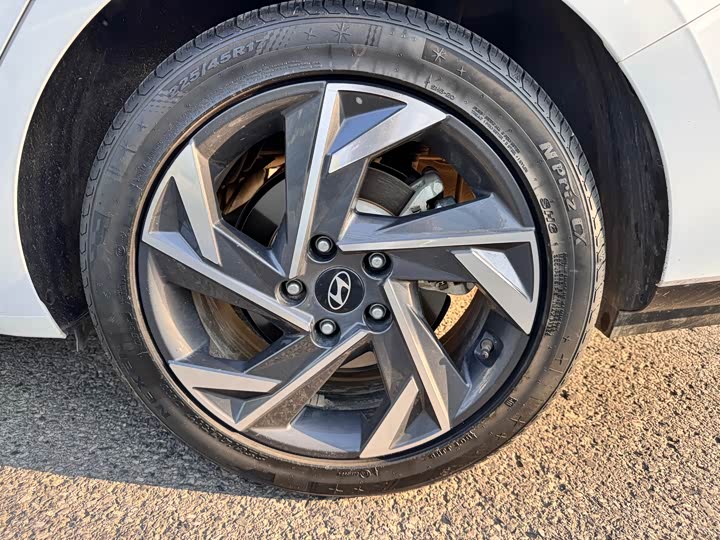 Фото 8 - Hyundai Elantra N line