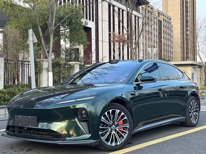 Фото 1 - Nio ET5