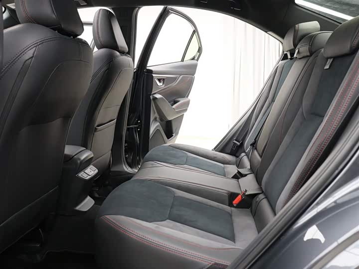 Фото 7 - Subaru WRX