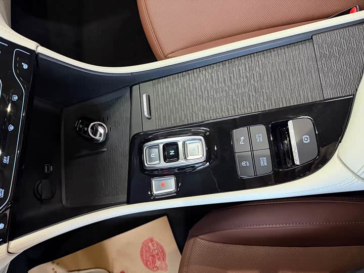 Фото 9 - Hyundai Mistra