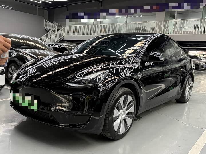 Фото 1 - Tesla Model Y