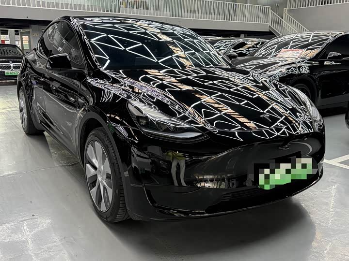 Фото 3 - Tesla Model Y