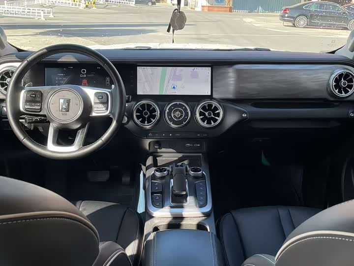 Фото 3 - Tank 300