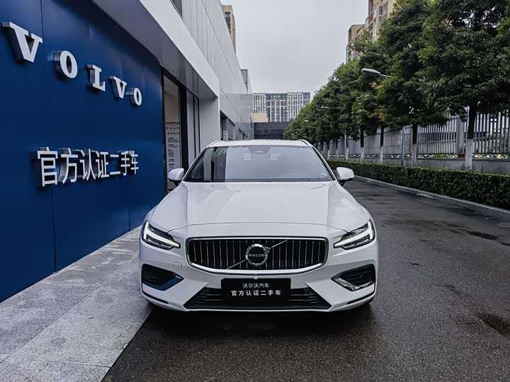 Фото 2 - Volvo V60