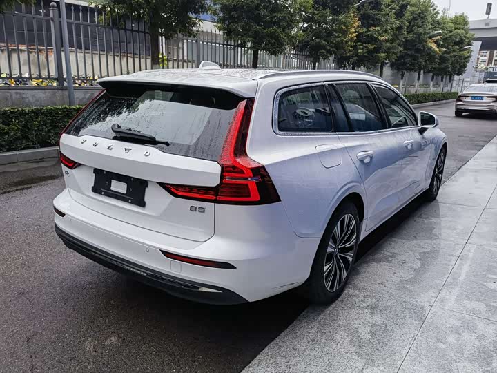 Фото 5 - Volvo V60