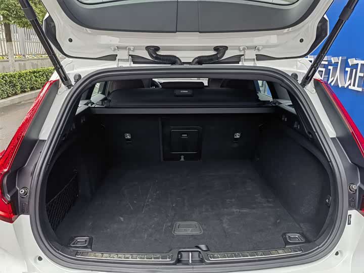 Фото 6 - Volvo V60