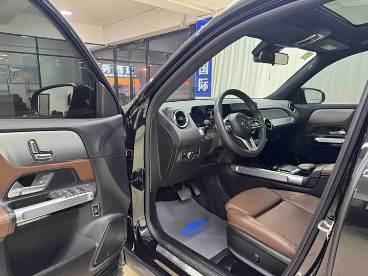 Фото 7 - Mercedes-Benz GLB-Class