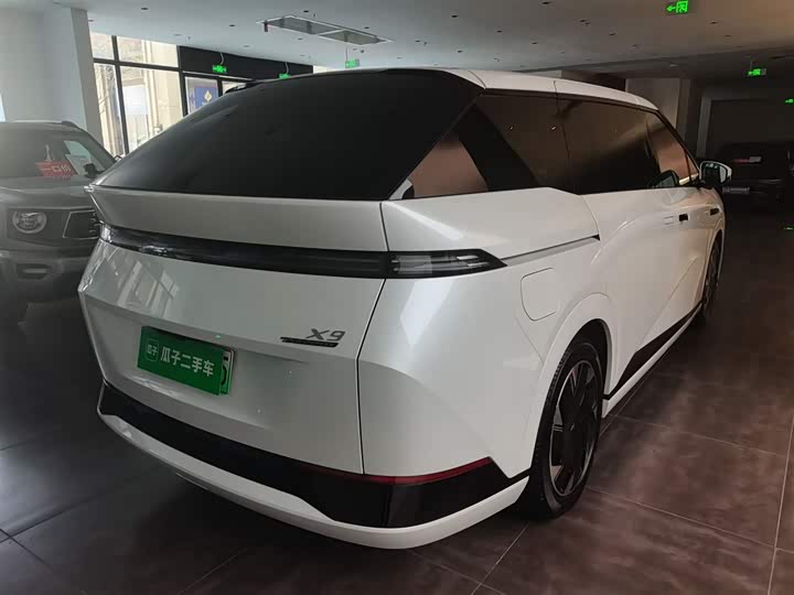 Фото 7 - XPeng X9