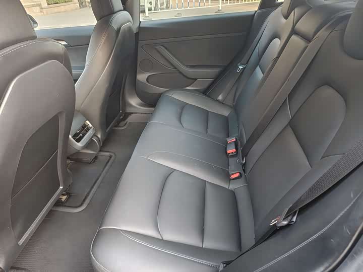 Фото 5 - Tesla Model 3