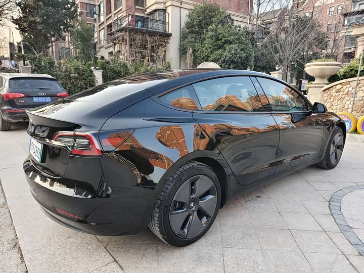 Фото 7 - Tesla Model 3