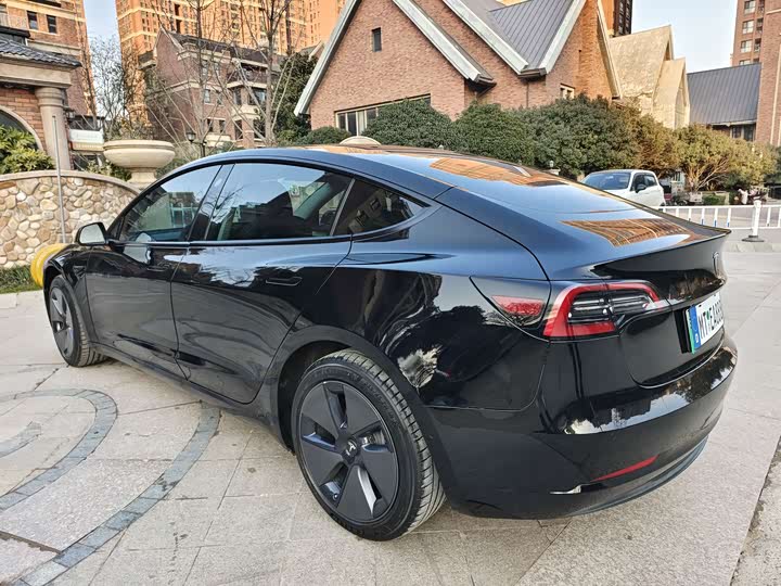 Фото 9 - Tesla Model 3