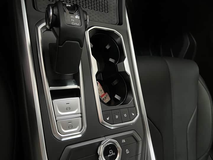 Фото 7 - Tank 400