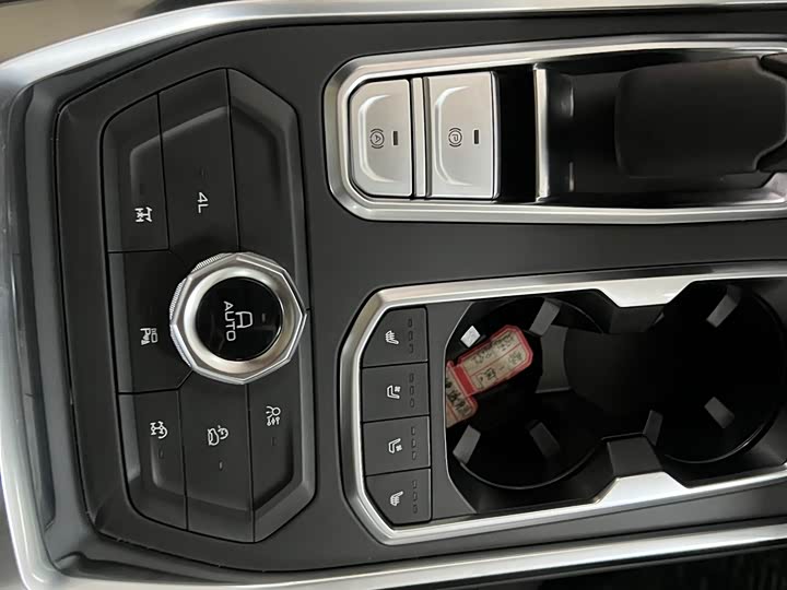 Фото 8 - Tank 400