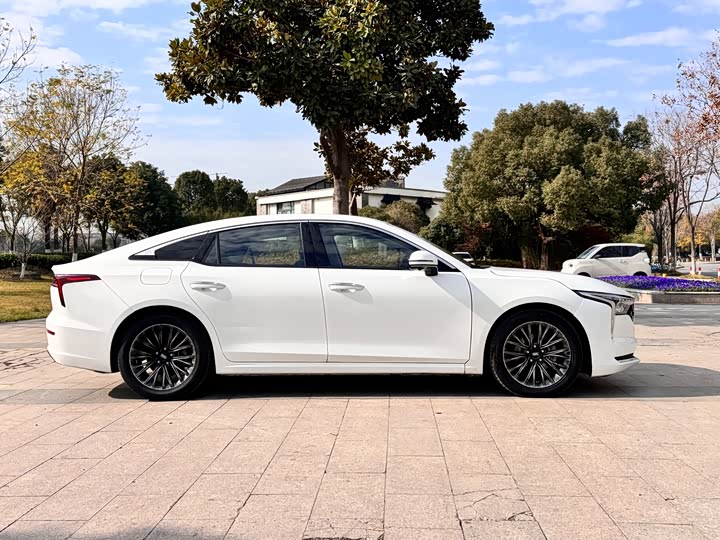 Фото 4 - Bestune B70