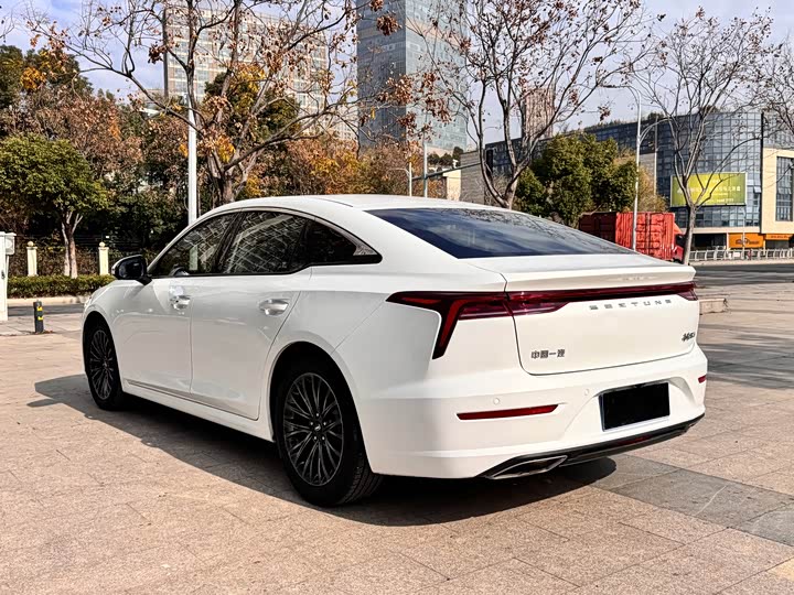 Фото 7 - Bestune B70