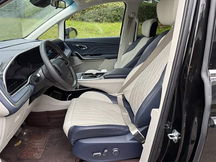 Фото 8 - Maxus G90