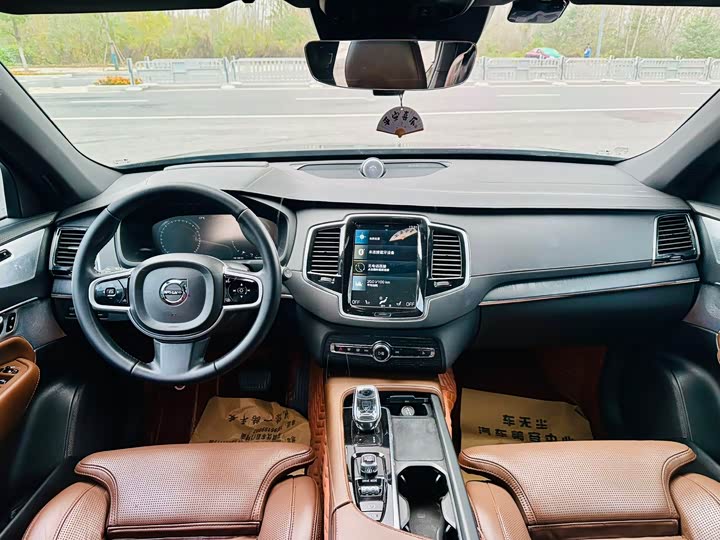 Фото 6 - Volvo XC90