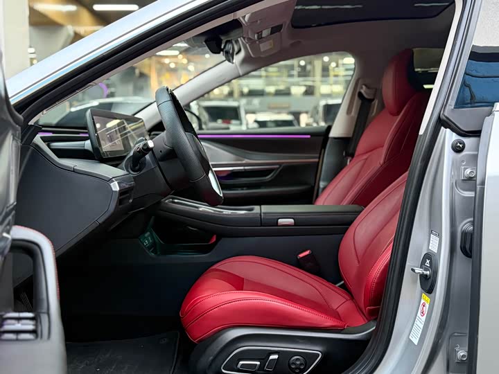 Фото 6 - XPeng P7