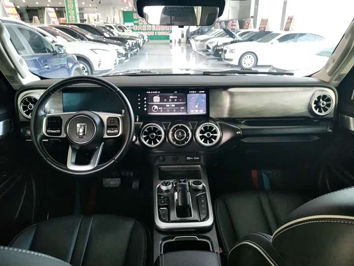 Фото 4 - Tank 300