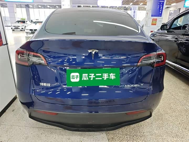 Фото 6 - Tesla Model Y
