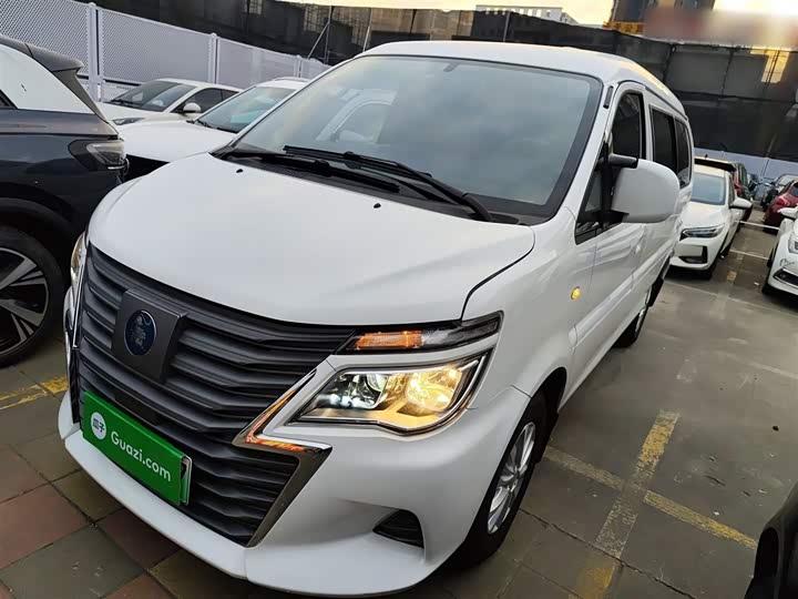 Фото 2 - Dongfeng Forthing Lingzhi M5 EV