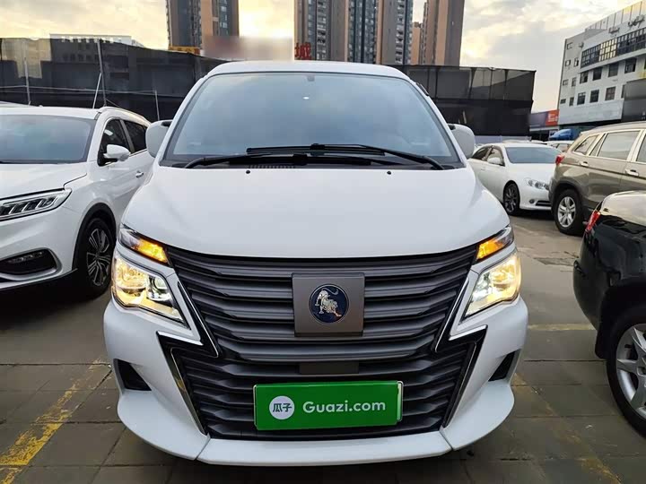 Фото 3 - Dongfeng Forthing Lingzhi M5 EV