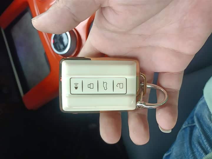 Фото 9 - Tank 300