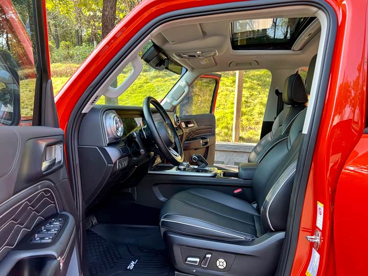 Фото 6 - Tank 300