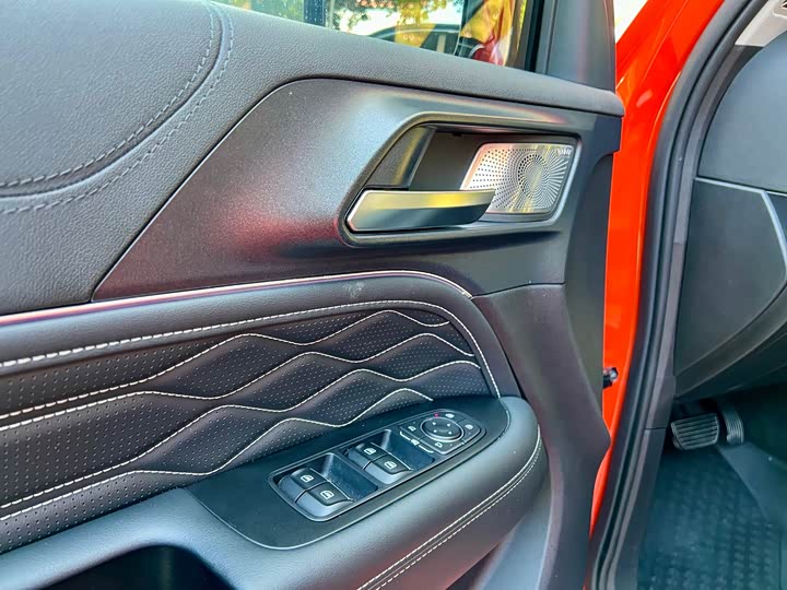 Фото 8 - Tank 300