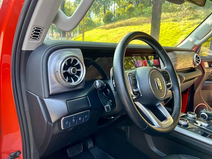 Фото 9 - Tank 300