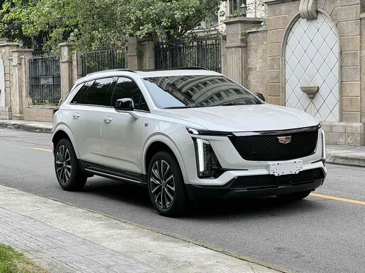 Фото 2 - Cadillac XT5
