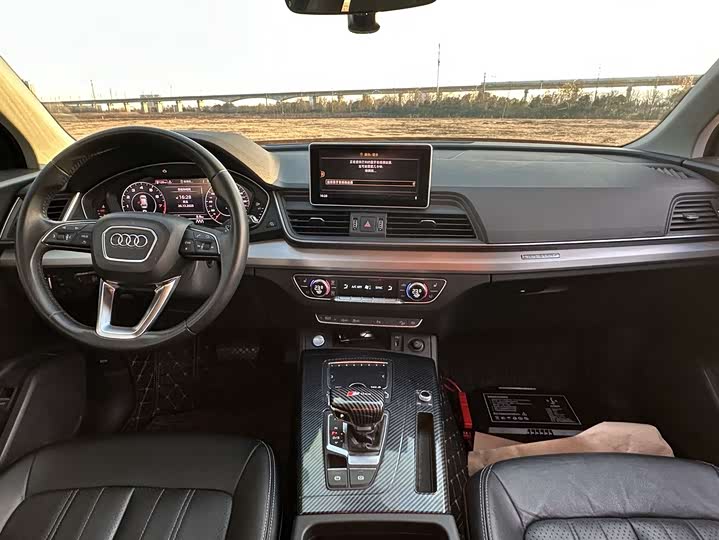 Фото 4 - Audi Q5L