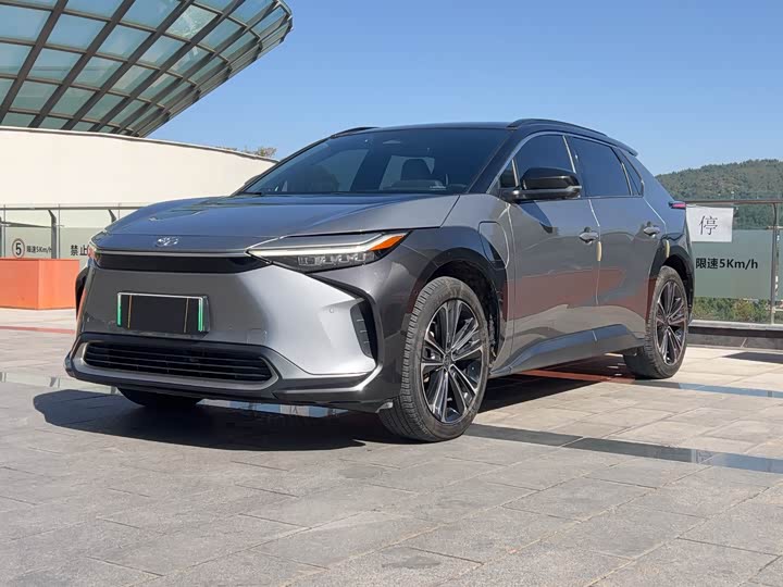 Фото 1 - Toyota bZ4X