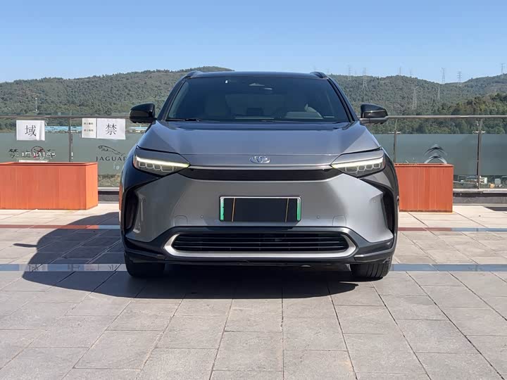 Фото 2 - Toyota bZ4X