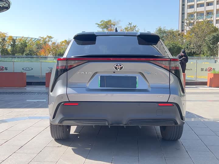 Фото 5 - Toyota bZ4X