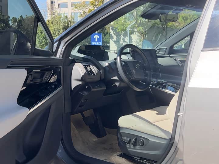 Фото 6 - Toyota bZ4X