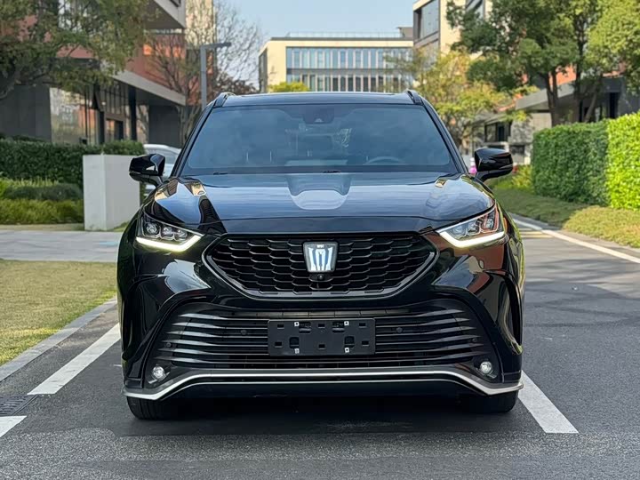 Фото 2 - Toyota Crown Kluger