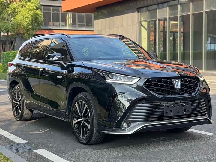 Фото 3 - Toyota Crown Kluger