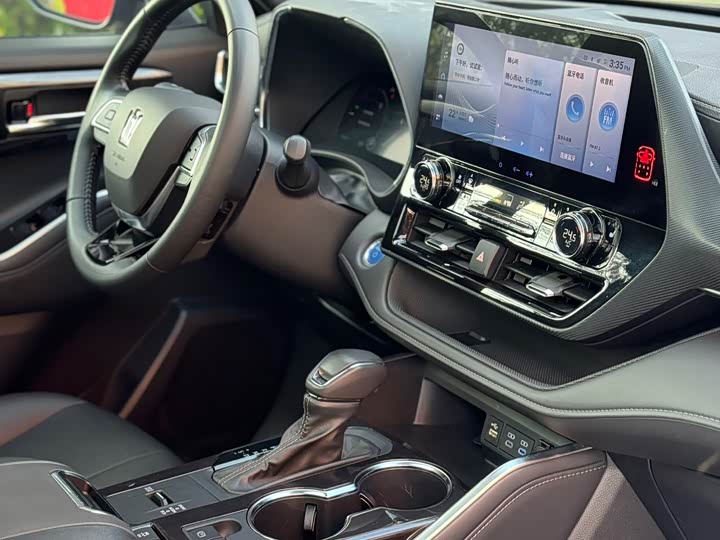 Фото 7 - Toyota Crown Kluger