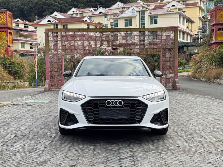 Фото 2 - Audi A4L