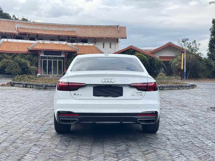 Фото 7 - Audi A4L