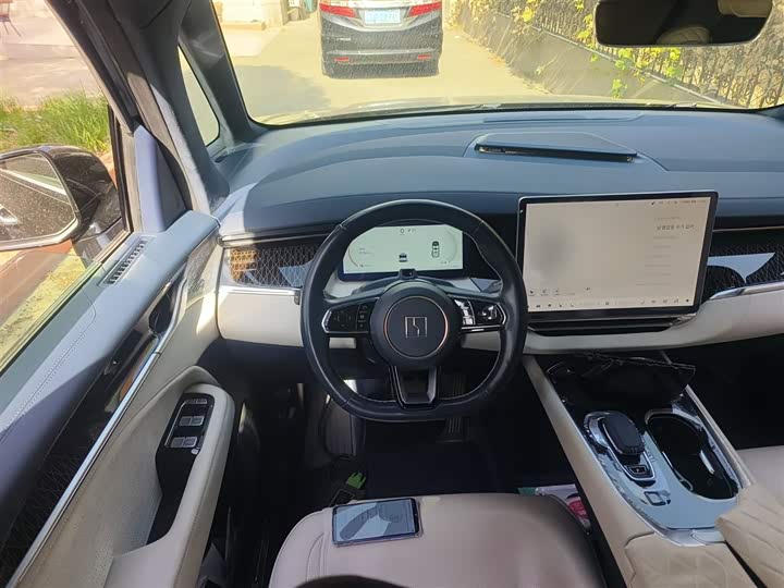 Фото 3 - Zeekr 009