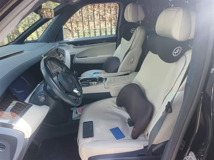 Фото 8 - Zeekr 009