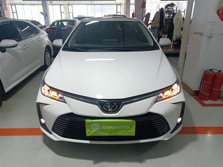 Фото 3 - Toyota Corolla