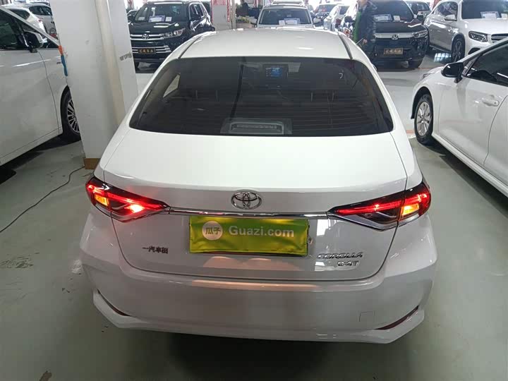 Фото 6 - Toyota Corolla