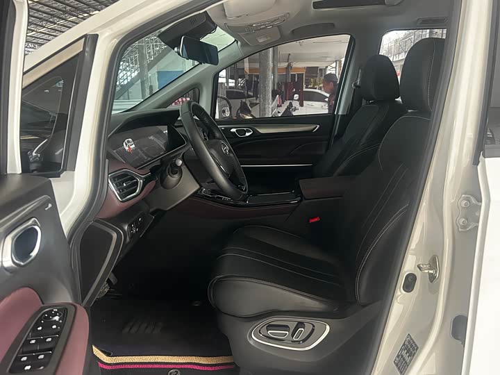 Фото 7 - GAC Trumpchi M6